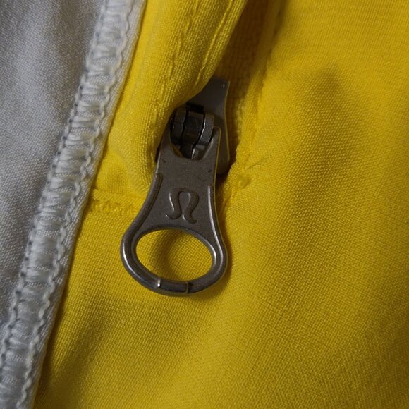 Lululemon Step Lively Yellow/White Crop Lightweight Pants SIZE 10 - Picture 6 of 6